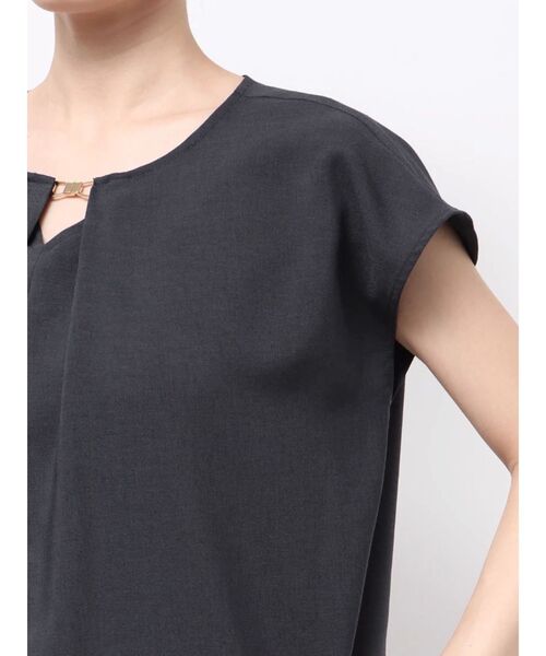 TONAL（トーナル）の「フェイクリネンフロントバーブラウス（シャツ/ブラウス・レディース・オフホワイト/ベージュ/ネイビー/ブラウン・MEDIUM）」の19枚目の写真