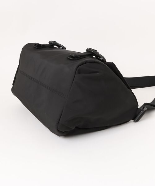 KANGOL（カンゴール）の「【KANGOL Black series】5ポケット BIG ショルダーバッグ（ショルダーバッグ・メンズ・ブラック・FREE）」の4枚目の写真
