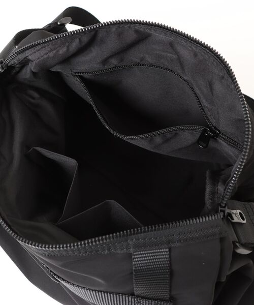 KANGOL（カンゴール）の「【KANGOL Black series】5ポケット BIG ショルダーバッグ（ショルダーバッグ・メンズ・ブラック・FREE）」の3枚目の写真