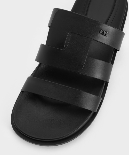 CHARLES & KEITH(チャールズ & キース)の「Joan ジョアン レザースライドサンダル(サンダル・レディース・ベージュ/ブラック・24.5cm/23.5cm/23cm/22.5cm/25.5cm/25cm)」の5枚目の写真