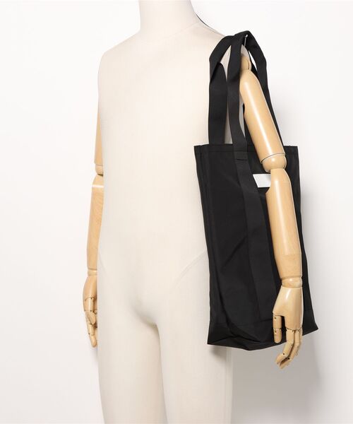 Manhattan Portage（マンハッタンポーテージ）の「ELDRIDGE STREET TOTE 300P CORDURA ECO SHEEN VOL.2（トートバッグ・レディース・ブラック・MEDIUM）」の18枚目の写真