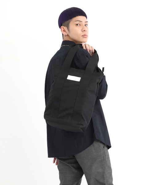 Manhattan Portage（マンハッタンポーテージ）の「ELDRIDGE STREET TOTE 300P CORDURA ECO SHEEN VOL.2（トートバッグ・レディース・ブラック・MEDIUM）」の4枚目の写真