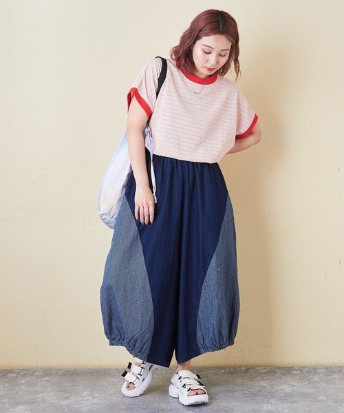 CUBE SUGAR(キューブシュガー)の「デニム×ヒッコリー切替イージーパンツ(デニムパンツ・レディース・インディゴブルー/ライトブルー・M)」の19枚目の写真