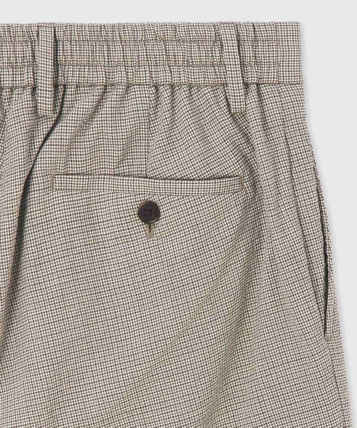 Paul Smith(ポールスミス)の「ウールシアサッカー ショーツ / 153111 STJ25(その他パンツ・メンズ・ネイビー/ダークグレー/カーキブラウン・SMALL/MEDIUM/LARGE/X-LARGE/XX-LARGE)」の4枚目の写真