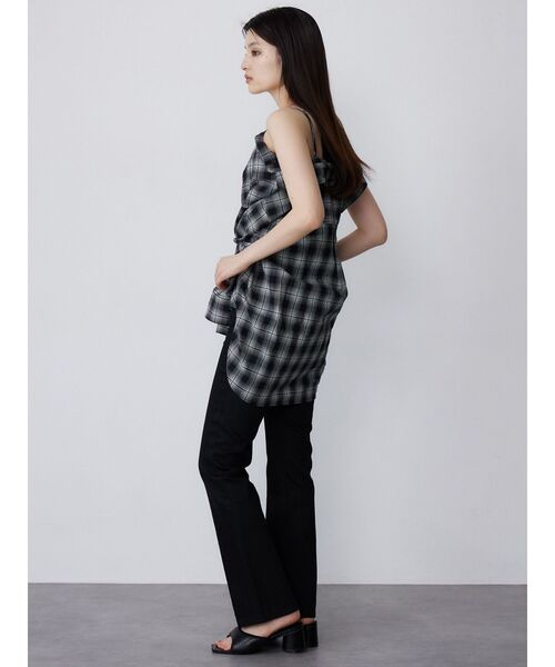 MURUA（ムルーア）の「オフショルマルチウェイシャツ【２WAY】【３WAY】（シャツ/ブラウス・レディース・ホワイト/ブラウン/ブラック・FREE）」の14枚目の写真