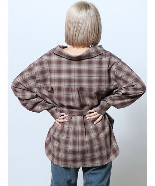 MURUA（ムルーア）の「オフショルマルチウェイシャツ【２WAY】【３WAY】（シャツ/ブラウス・レディース・ホワイト/ブラウン/ブラック・FREE）」の6枚目の写真