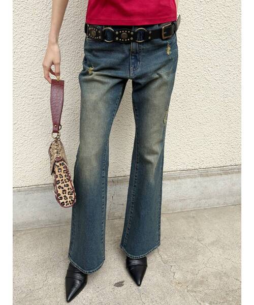 EVRIS（エヴリス）の「ヴィンテージライクダメージフレアデニムパンツ（デニムパンツ・レディース・インディゴブルー/ブラック・SMALL/MEDIUM）」の8枚目の写真