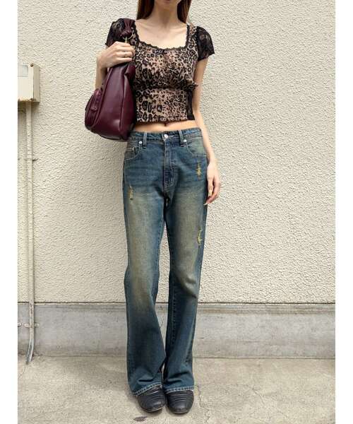 EVRIS（エヴリス）の「ヴィンテージライクダメージフレアデニムパンツ（デニムパンツ・レディース・インディゴブルー/ブラック・SMALL/MEDIUM）」の4枚目の写真