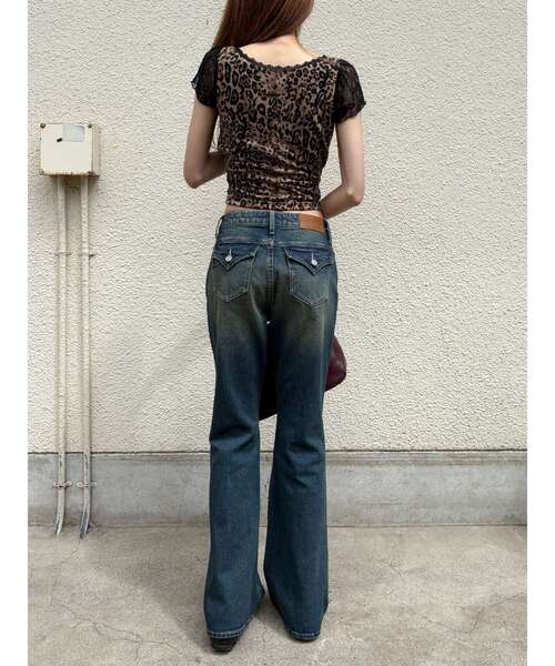 EVRIS（エヴリス）の「ヴィンテージライクダメージフレアデニムパンツ（デニムパンツ・レディース・インディゴブルー/ブラック・SMALL/MEDIUM）」の11枚目の写真