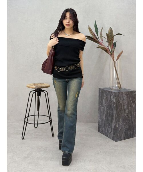 EVRIS（エヴリス）の「ヴィンテージライクダメージフレアデニムパンツ（デニムパンツ・レディース・インディゴブルー/ブラック・SMALL/MEDIUM）」の16枚目の写真