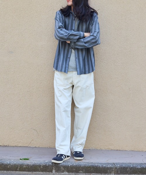 WILD LIFE TAILOR Adam et Rope'（ワイルドテーラーアダムエロペ　）の「【WILD LIFE TAILOR】カディコットン ロングスリーブ レギュラーカラーシャツ / ロングシーズン着用可能（シャツ/ブラウス・メンズ・グレー/ブラック系その他3・M/L）」の11枚目の写真