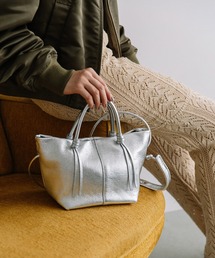Beau're（ヴュレ）の「BEAURE boat shape ショルダー Bag（ショルダーバッグ）」