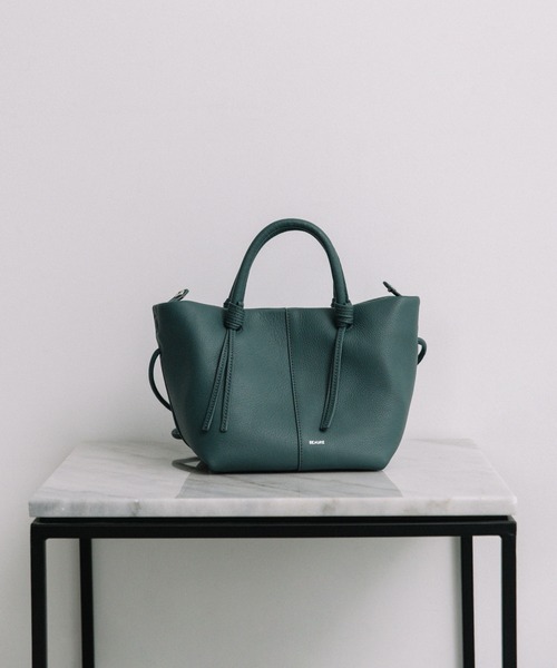 Beau're(ヴュレ)の「BEAURE boat shape ショルダー Bag(ショルダーバッグ・レディース・グレー/シルバー/ブラック/ブラウン/ブルーグリーン・FREE)」の15枚目の写真