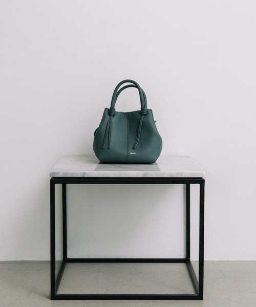 Beau're(ヴュレ)の「BEAURE boat shape ショルダー Bag(ショルダーバッグ・レディース・グレー/シルバー/ブラック/ブラウン/ブルーグリーン・FREE)」の17枚目の写真