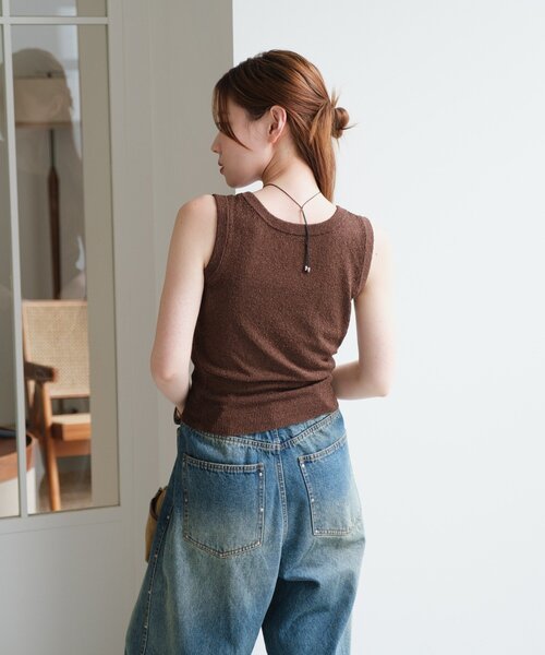 Kastane(カスタネ)の「【新色追加/4色展開/前後2WAY】ブークレニットタンク(タンクトップ・レディース・チャコールグレー/サックスブルー/アイボリー/ブラウン・FREE)」の9枚目の写真