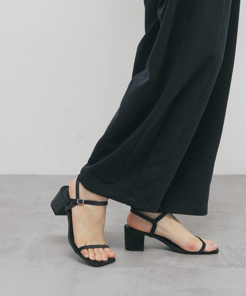 KBF（ケイビーエフ）の「スリムストラップサンダル（サンダル・レディース・ネイビー/イエロー・36/37/38）」の7枚目の写真