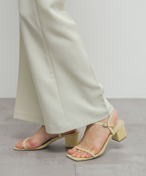 KBF（ケイビーエフ）の「スリムストラップサンダル（サンダル・レディース・ネイビー/イエロー・36/37/38）」の11枚目の写真