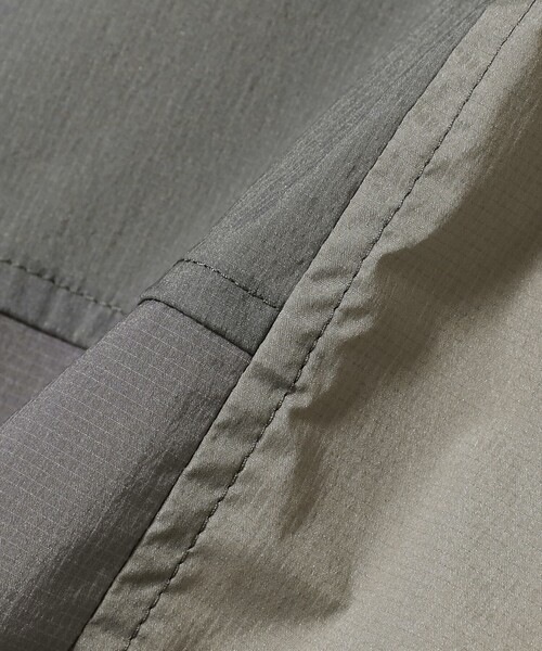 BEAMS（ビームス）の「ワイドフィット パッチワーク ロングスリーブTシャツ（Tシャツ/カットソー・メンズ・ライトグレー/ブラック・M/S/L/XL）」の10枚目の写真