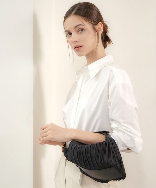 BLUEORB（ブルーオーブ）の「Cocoon bag ハンドバッグ プリーツバッグ（ハンドバッグ・レディース・ブラック/オリーブ/ベージュ・ONESIZE）」の22枚目の写真