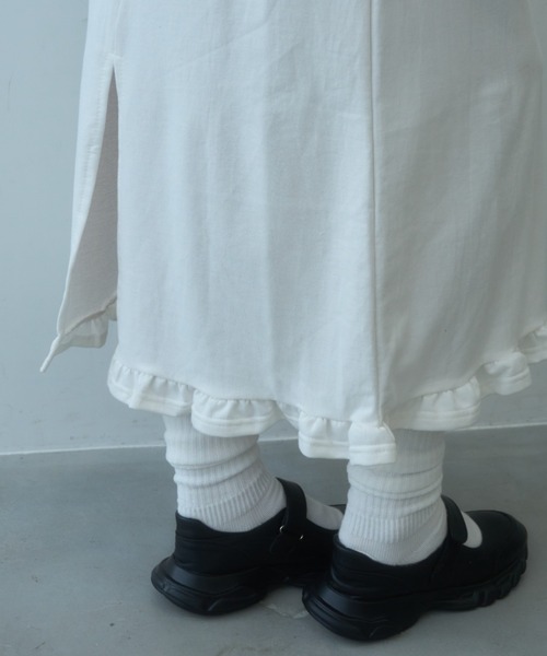 Birthday room(バースデイルーム)の「フリルスウェットロングスカート/frilled sweat long skirt(スカート・レディース・ホワイト/グレー・FREE)」の5枚目の写真