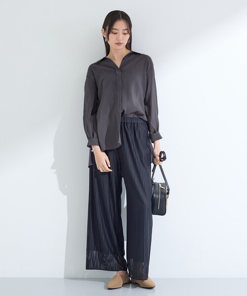 INDIVI（インディヴィ）の「【体型カバー／清涼感】シアーオーバーシャツ（シャツ/ブラウス・レディース・ホワイト/ピンク/グリーン/ダークグレー・15 /13/05/38/34）」の14枚目の写真