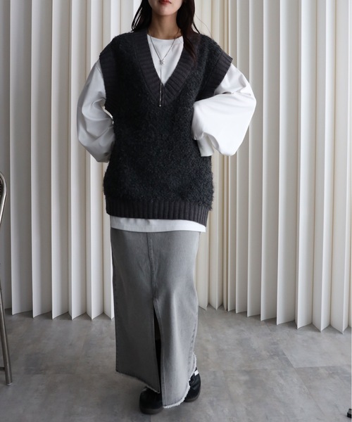 YENNA（イェンナ）の「【プードルニットオーバーベスト】Vネックニットベスト/ファーニットベスト（ベスト・レディース・アイボリー/グレイッシュベージュ/チャコールグレー・FREE）」の14枚目の写真