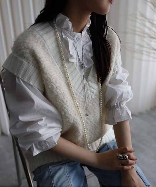 YENNA（イェンナ）の「【プードルニットオーバーベスト】Vネックニットベスト/ファーニットベスト（ベスト・レディース・アイボリー/グレイッシュベージュ/チャコールグレー・FREE）」の8枚目の写真