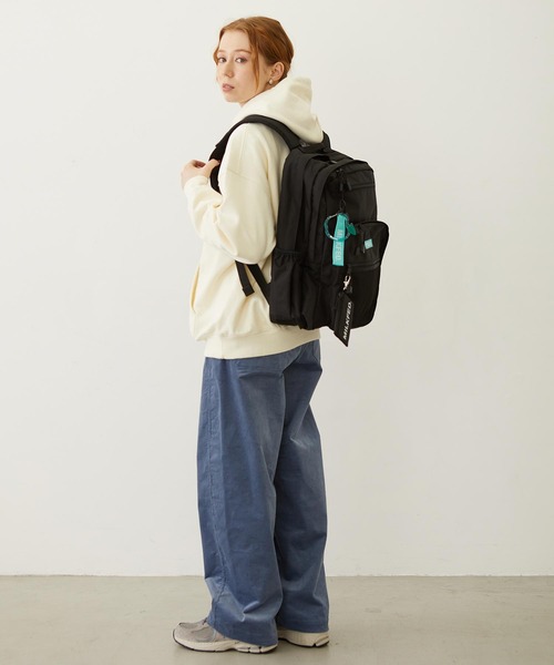 MILKFED.(ミルクフェド)の「【23L】W ZIP BACKPACK LtGREEN【PC収納可・A4サイズ・WEB限定】(バックパック/リュック・レディース・ブラック・ONE SIZE)」の12枚目の写真