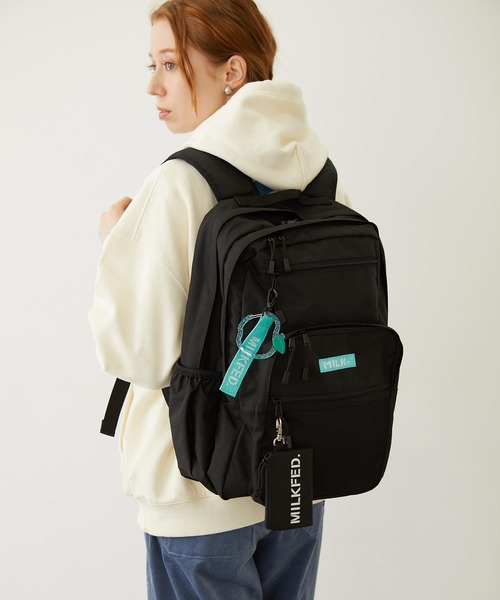 MILKFED.(ミルクフェド)の「【23L】W ZIP BACKPACK LtGREEN【PC収納可・A4サイズ・WEB限定】(バックパック/リュック・レディース・ブラック・ONE SIZE)」の4枚目の写真