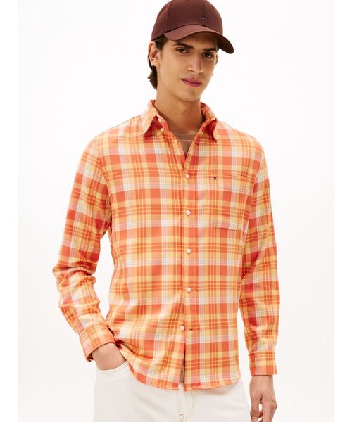 TOMMY HILFIGER(トミーヒルフィガー)の「ソフトタッチブレンドチェックレギュラーフィットシャツ(シャツ/ブラウス・メンズ・オレンジ系その他2・MEDIUM/LARGE/SMALL/X-LARGE)」の1枚目の写真