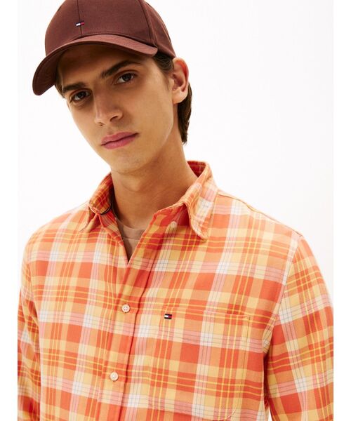 TOMMY HILFIGER(トミーヒルフィガー)の「ソフトタッチブレンドチェックレギュラーフィットシャツ(シャツ/ブラウス・メンズ・オレンジ系その他2・MEDIUM/LARGE/SMALL/X-LARGE)」の2枚目の写真
