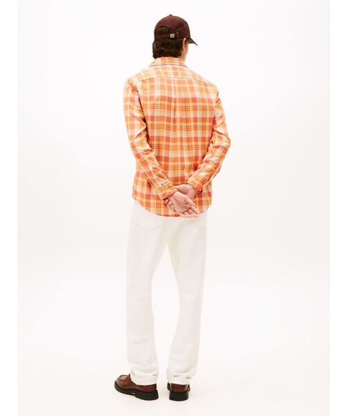 TOMMY HILFIGER(トミーヒルフィガー)の「ソフトタッチブレンドチェックレギュラーフィットシャツ(シャツ/ブラウス・メンズ・オレンジ系その他2・MEDIUM/LARGE/SMALL/X-LARGE)」の4枚目の写真
