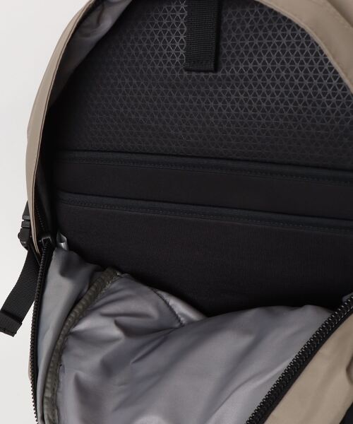 THE NORTH FACE(ザノースフェイス)の「ザ ノース フェイス THE NORTH FACE Hot Shot_ホットショット(バックパック/リュック・メンズ・その他・ONE SIZE)」の3枚目の写真