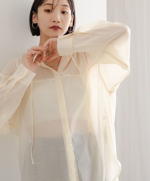 LOWRYS FARM（ローリーズファーム）の「シアーフードシャツ  580082（シャツ/ブラウス・レディース・ブラウン/オフホワイト/ブルー・FREE）」の11枚目の写真