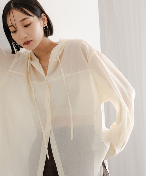 LOWRYS FARM（ローリーズファーム）の「シアーフードシャツ  580082（シャツ/ブラウス・レディース・ブラウン/オフホワイト/ブルー・FREE）」の12枚目の写真