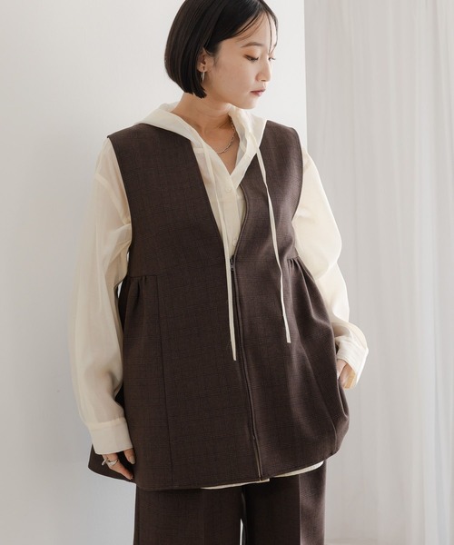 LOWRYS FARM（ローリーズファーム）の「シアーフードシャツ  580082（シャツ/ブラウス・レディース・ブラウン/オフホワイト/ブルー・FREE）」の13枚目の写真