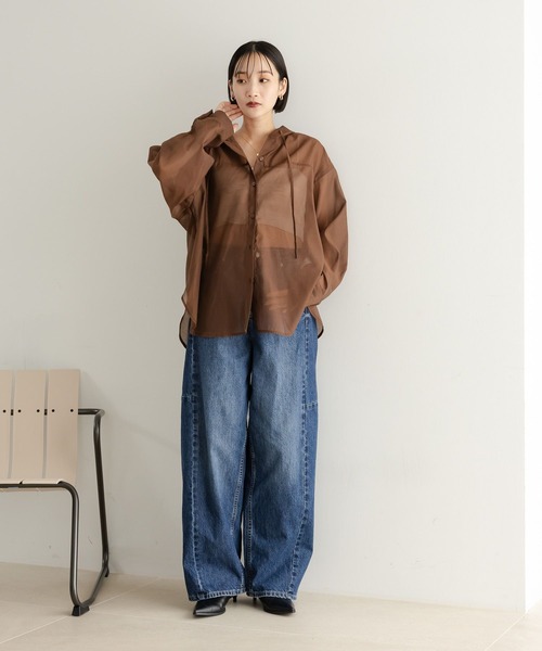 LOWRYS FARM（ローリーズファーム）の「シアーフードシャツ  580082（シャツ/ブラウス・レディース・ブラウン/オフホワイト/ブルー・FREE）」の14枚目の写真