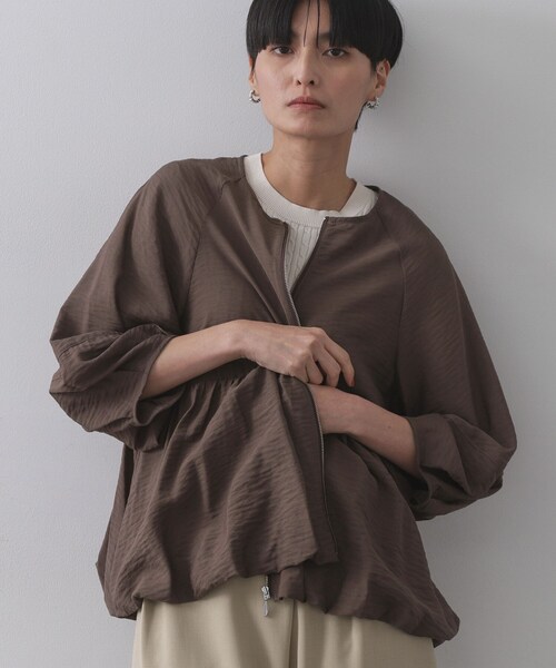 OPAQUE.CLIP(オペークドットクリップ)の「シアーバルーンペプラムブルゾン【洗える】(ブルゾン・レディース・ブラック/アイボリー/ダークブラウン・42/40/38)」の3枚目の写真