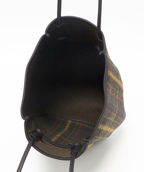 Steven Alan（スティーブンアラン）の「＜AMIACALVA＞OILED COTTON WOOL TOTE M/バッグ（ショルダーバッグ・レディース・ブラック・FREE）」の7枚目の写真