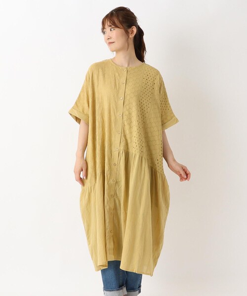 one'sterrace(ワンズテラス)の「総刺繍 切替2WAYワイドフレアワンピース(ワンピース・レディース・ブラック系8/アイボリー系8/ネイビー系5/イエロー系8・02)」の4枚目の写真
