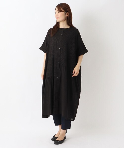 one'sterrace(ワンズテラス)の「総刺繍 切替2WAYワイドフレアワンピース(ワンピース・レディース・ブラック系8/アイボリー系8/ネイビー系5/イエロー系8・02)」の16枚目の写真