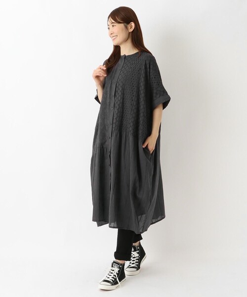 one'sterrace(ワンズテラス)の「総刺繍 切替2WAYワイドフレアワンピース(ワンピース・レディース・ブラック系8/アイボリー系8/ネイビー系5/イエロー系8・02)」の20枚目の写真