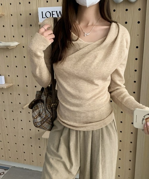 gossip!ロサンゼルス(ゴシップロサンゼルス)の「【Y2Kガーリー】アシンメトリーショルダーニットTシャツ(ニット/セーター・レディース・ブルー/ベージュ/オフホワイト・FREE)」の20枚目の写真