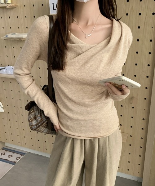 gossip!ロサンゼルス(ゴシップロサンゼルス)の「【Y2Kガーリー】アシンメトリーショルダーニットTシャツ(ニット/セーター・レディース・ブルー/ベージュ/オフホワイト・FREE)」の22枚目の写真
