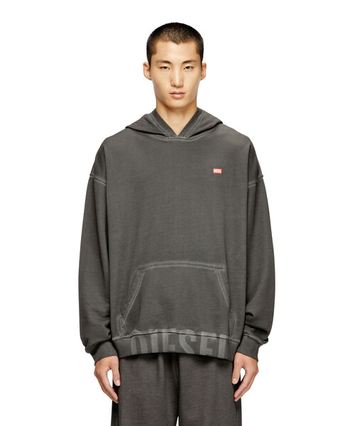 DIESEL(ディーゼル)の「メンズ コットンプルオーバーパーカー S-BOXT-HOOD-T4(パーカー・メンズ・ブラック・LARGE/XXX-LARGE/MEDIUM/SMALL/X-SMALL/X-LARGE/XX-LARGE)」の1枚目の写真