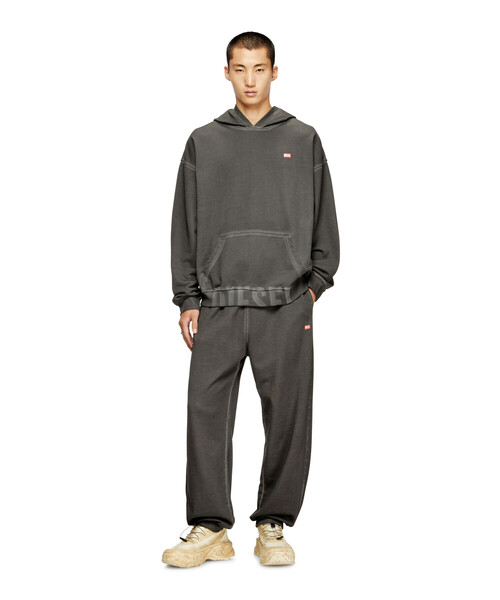 DIESEL(ディーゼル)の「メンズ コットンプルオーバーパーカー S-BOXT-HOOD-T4(パーカー・メンズ・ブラック・LARGE/XXX-LARGE/MEDIUM/SMALL/X-SMALL/X-LARGE/XX-LARGE)」の3枚目の写真