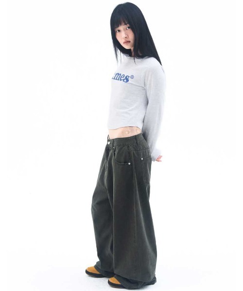 AMESWORLDWIDE(アメスワールドワイド)の「A'GEM/9 × .kom 『AMESWORLDWIDE/アメスワールドワイド』 BASIC LOGO LONGSLEEVE TEE/ベーシック ロゴ長袖Tシャツ(Tシャツ/カットソー・レディース・チャコールグレー/ライトグレー/ホワイト・M/S)」の18枚目の写真