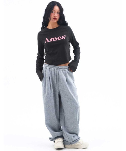 AMESWORLDWIDE(アメスワールドワイド)の「A'GEM/9 × .kom 『AMESWORLDWIDE/アメスワールドワイド』 BASIC LOGO LONGSLEEVE TEE/ベーシック ロゴ長袖Tシャツ(Tシャツ/カットソー・レディース・チャコールグレー/ライトグレー/ホワイト・M/S)」の6枚目の写真