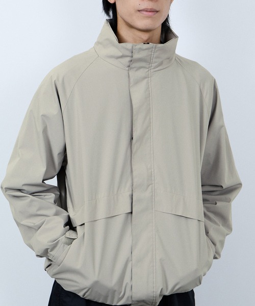 NAVY（ネイビー）の「NAVY SOLOTEX(R) 裏メッシュスタンドジャケット【耐久撥水 防風 透湿 ストレッチ】（ブルゾン・メンズ・グレイッシュベージュ/ブラック/ブラウン/ネイビー・XXL/XL/L/M/S）」の12枚目の写真