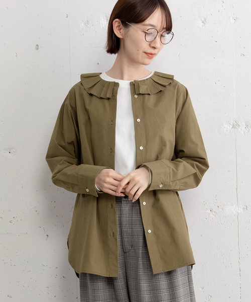 POU DOU DOU（プードゥドゥ）の「ランダムプリーツカラーシャツ（シャツ/ブラウス・レディース・オフホワイト/ベージュ/ダークブラウン・M）」の2枚目の写真